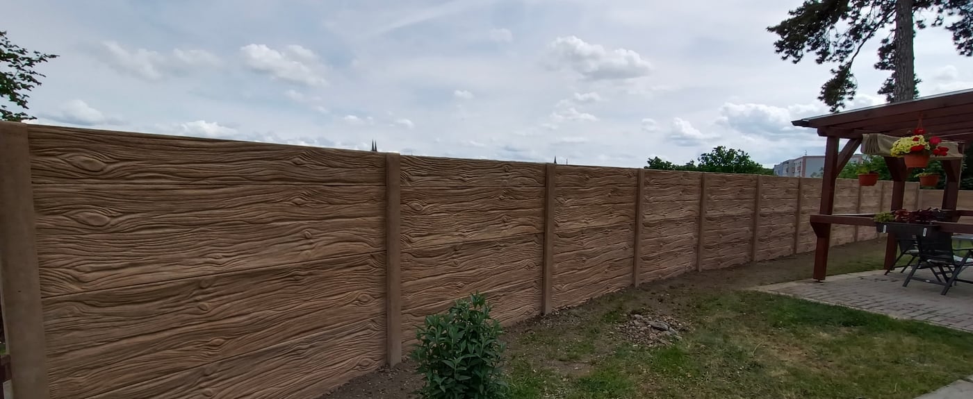 Dřevo natural u posezení